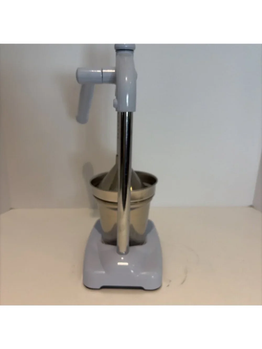 Typhoon Stainless Steel Hand Citrus Press Manual Fruit Juicer Blue Stainless